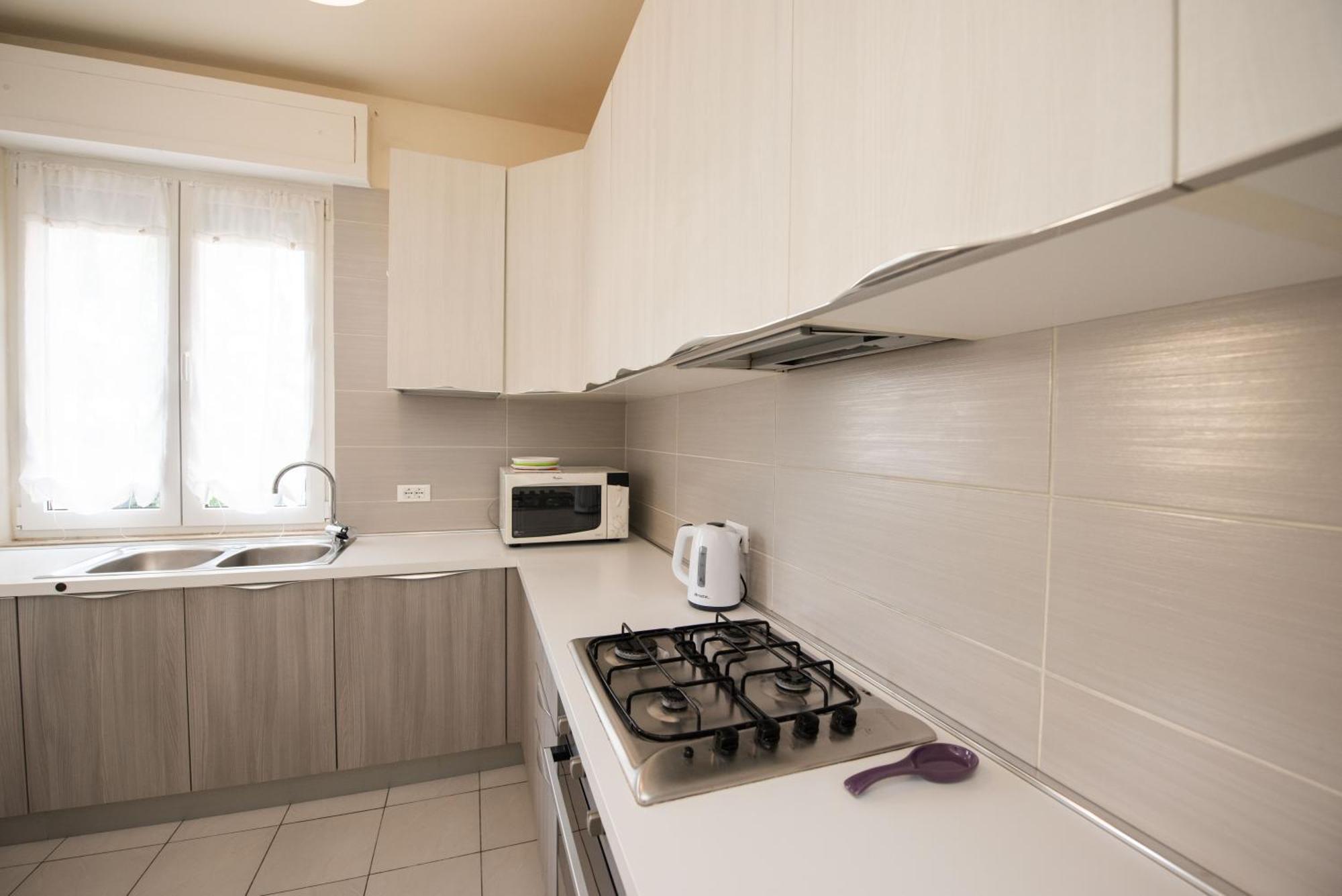 شقة Casa Emmeti ديسينسانو ديل غاردا المظهر الخارجي الصورة