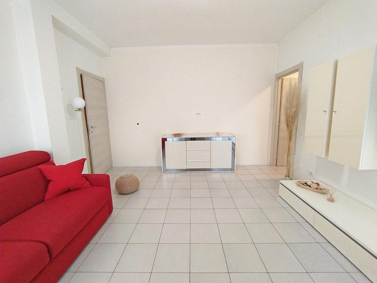 شقة Casa Emmeti ديسينسانو ديل غاردا المظهر الخارجي الصورة