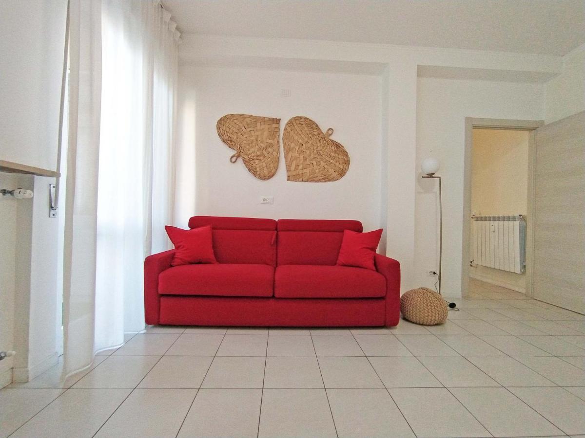 شقة Casa Emmeti ديسينسانو ديل غاردا المظهر الخارجي الصورة