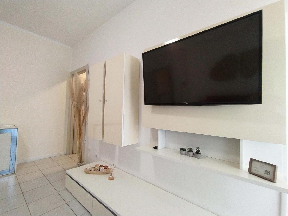 شقة Casa Emmeti ديسينسانو ديل غاردا المظهر الخارجي الصورة