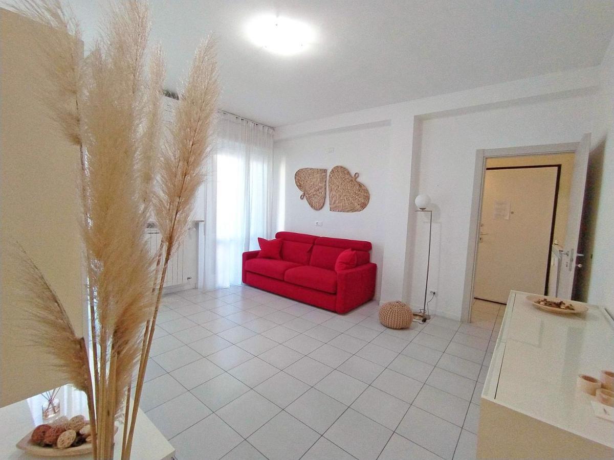 شقة Casa Emmeti ديسينسانو ديل غاردا المظهر الخارجي الصورة
