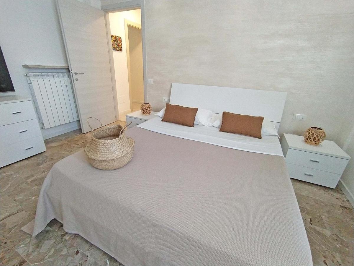 شقة Casa Emmeti ديسينسانو ديل غاردا المظهر الخارجي الصورة