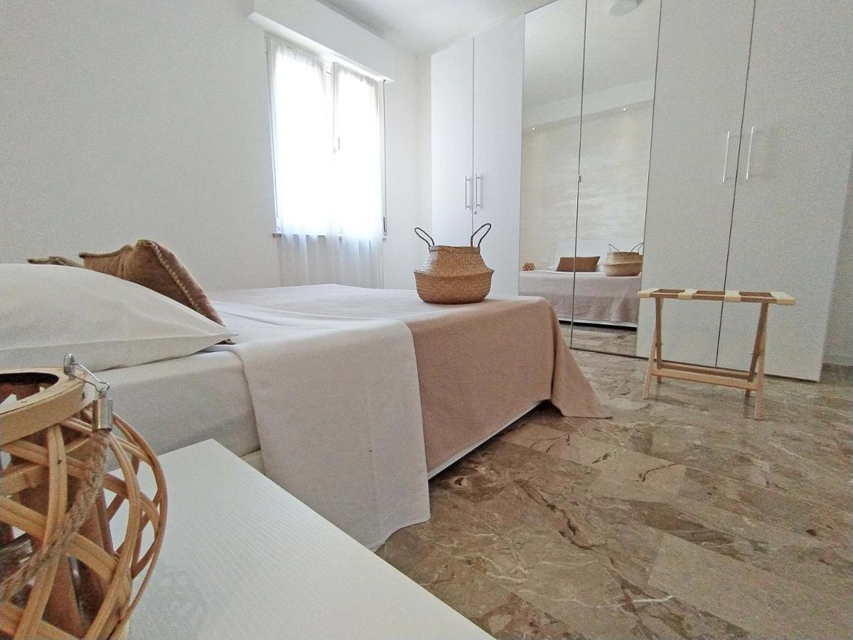 شقة Casa Emmeti ديسينسانو ديل غاردا المظهر الخارجي الصورة